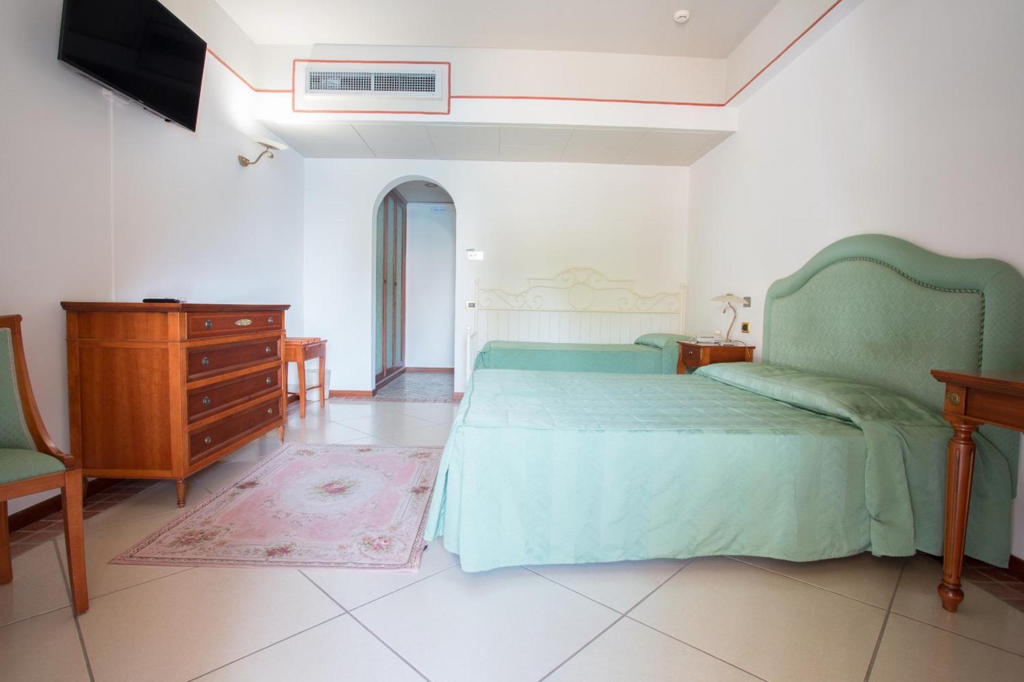 Hotel Tritone Lipari Buitenkant foto