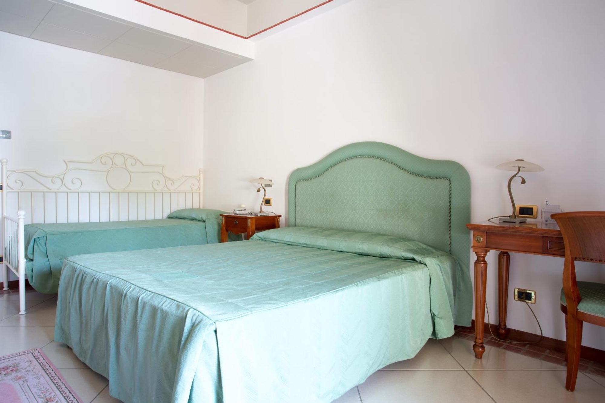 Hotel Tritone Lipari Buitenkant foto