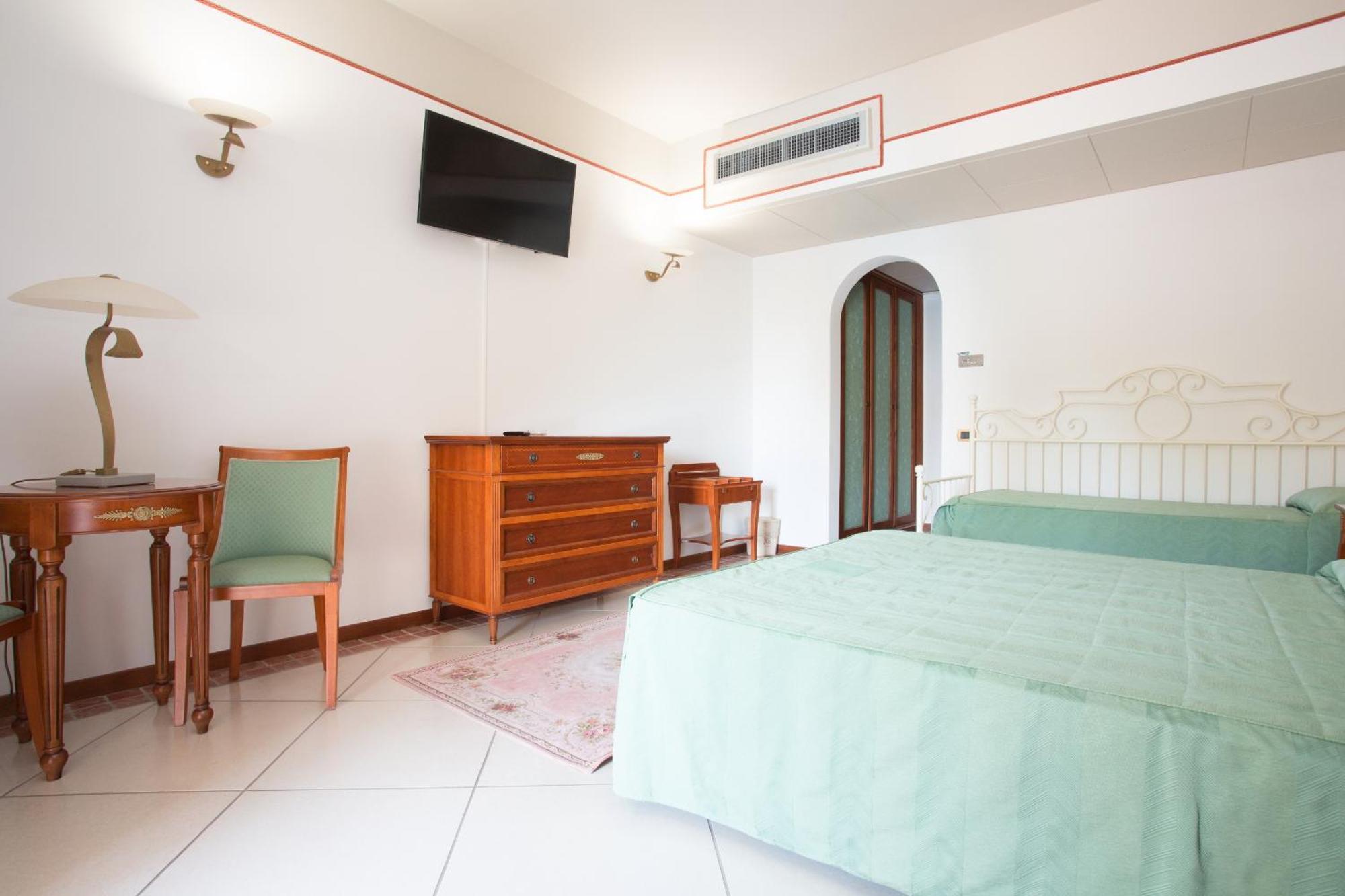 Hotel Tritone Lipari Buitenkant foto