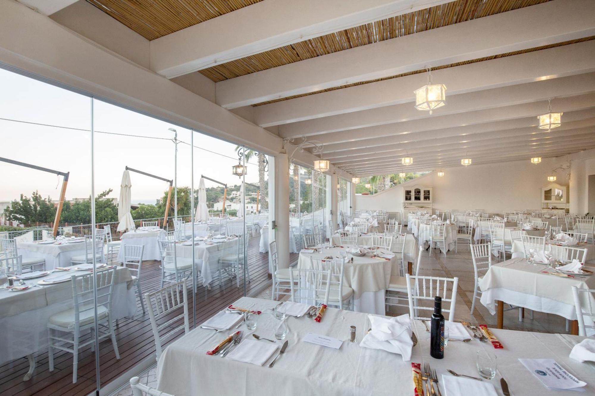Hotel Tritone Lipari Buitenkant foto