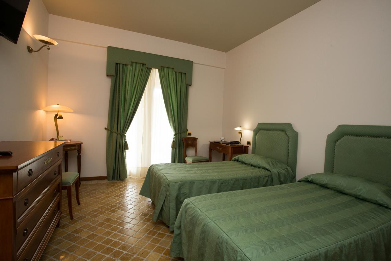 Hotel Tritone Lipari Buitenkant foto