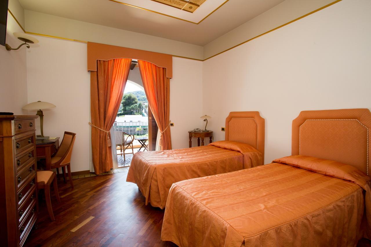 Hotel Tritone Lipari Buitenkant foto